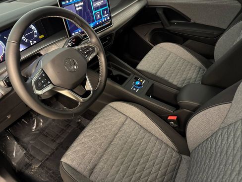 New 2026 Volkswagen Tiguan S FWD image 9