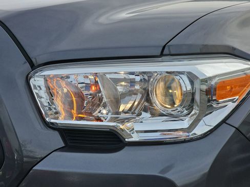 Used 2022 Toyota Tacoma SR w/ SR Convenience Package image 34