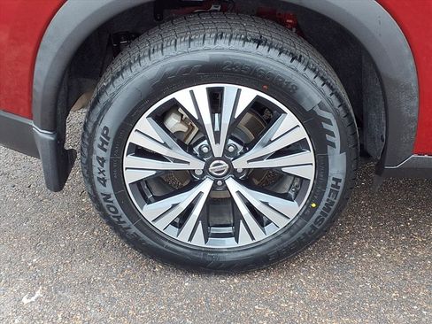 Used 2021 Nissan Rogue SV w/ Premium Package image 9