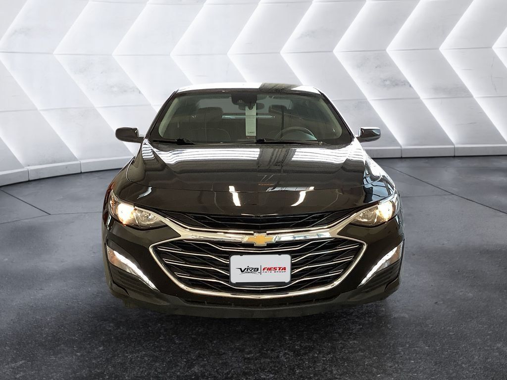 Used 2024 Chevrolet Malibu LT FWD image 2