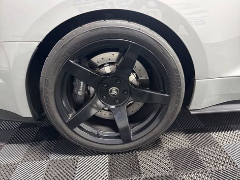 Used 2017 Ford Mustang Shelby GT350 image 6