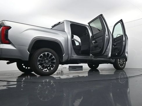 Used 2026 Toyota Tundra Limited AWD/4WD image 29