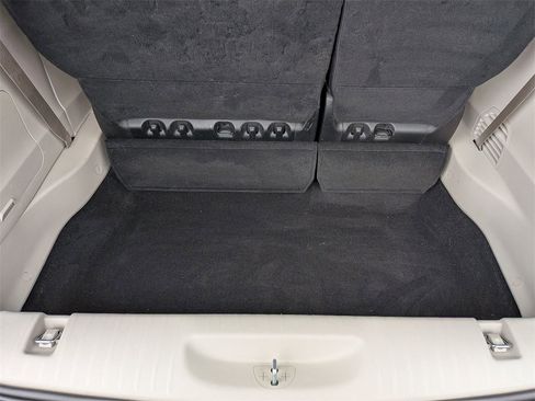 Used 2022 Chrysler Pacifica Limited w/ Uconnect Theater Family Group image 6