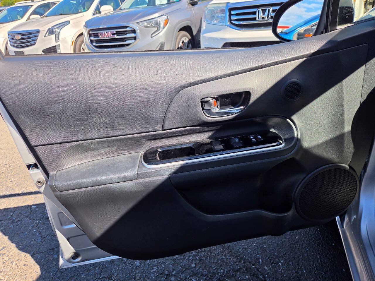 Used 2015 Toyota Prius C Two FWD image 12