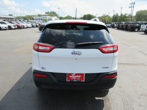 Used 2015 Jeep Cherokee Latitude w/ Cold Weather Group FWD image 7