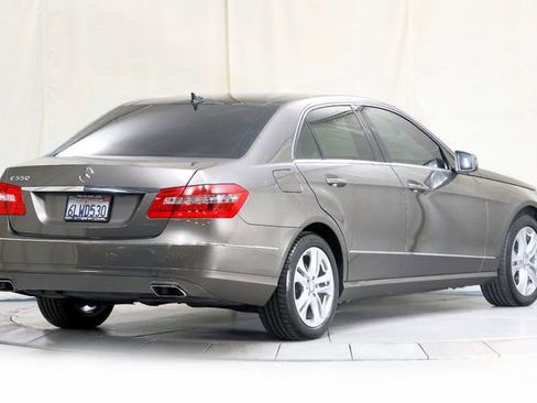 Used 2010 Mercedes-Benz E 550 E 550 Luxury image 2
