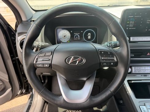Used 2023 Hyundai Kona Limited FWD image 13