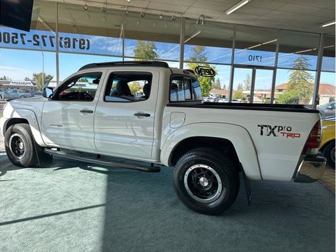 Used 2011 Toyota Tacoma 4x4 Double Cab w/ TRD Off-Road Pkg w/JBL Audio image 43