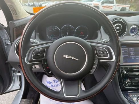 Used 2011 Jaguar XJ L Supercharged image 9