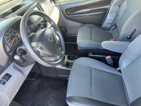 Used 2020 Nissan NV200 SV image 12