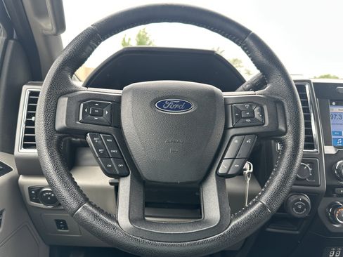Used 2016 Ford F150 XLT w/ Equipment Group 302A Luxury AWD/4WD image 17