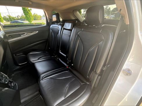 Used 2021 Lincoln Nautilus Reserve w/ Cargo Utility Package image 34