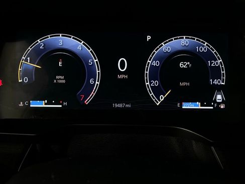 Used 2024 Jeep Grand Cherokee Limited w/ Luxury Tech Group II image 15