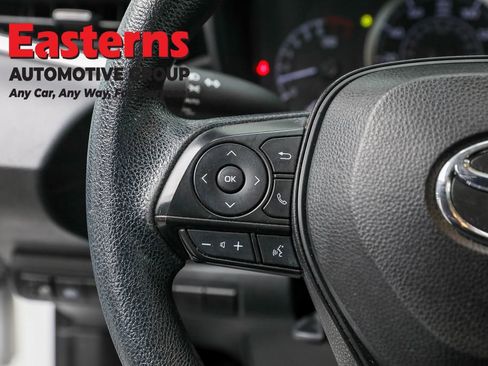 Used 2022 Toyota Corolla LE image 15