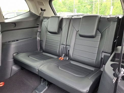 Used 2021 Volkswagen Atlas SEL Premium image 11