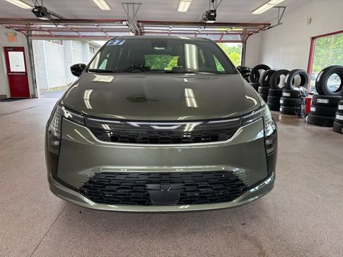 New 2027 Chrysler Pacifica Select FWD image 2