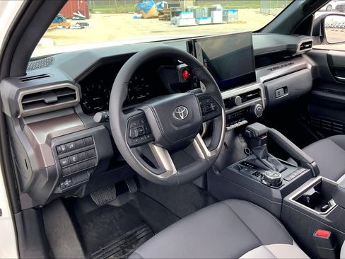 Used 2024 Toyota Tacoma TRD Off-Road image 16