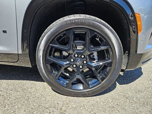 Used 2024 Chevrolet Traverse RS w/ LPO, Floor Liner Package AWD/4WD image 11