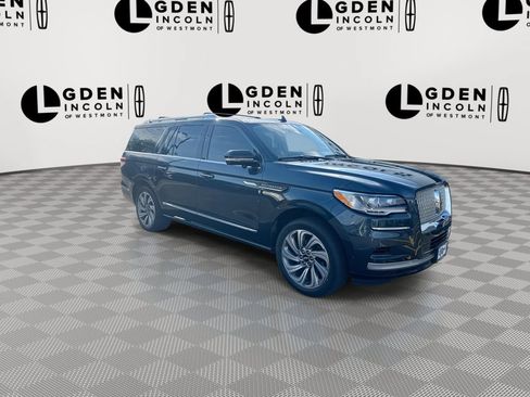 Used 2022 Lincoln Navigator L Reserve AWD/4WD image 2
