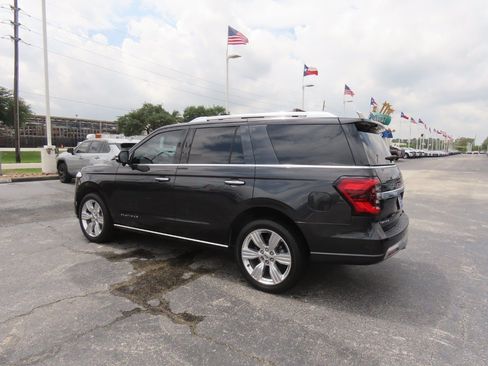 Certified 2023 Ford Expedition Platinum RWD image 15