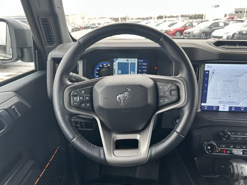 Used 2024 Ford Bronco Badlands image 10