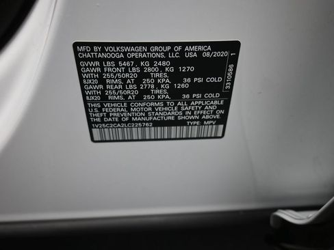 Used 2020 Volkswagen Atlas Cross Sport SE FWD image 19
