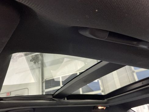 Used 2015 Chrysler 300 S image 5