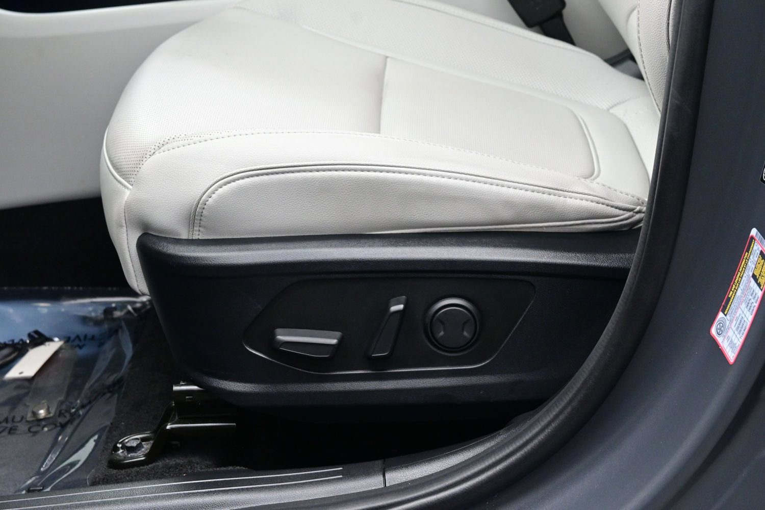 Certified 2026 Hyundai Tucson Limited AWD/4WD image 11