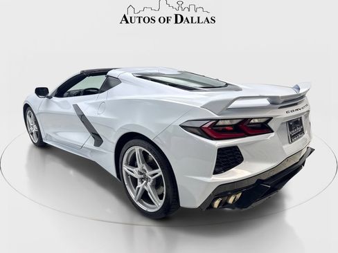 Used 2021 Chevrolet Corvette Stingray Coupe w/ Z51 Performance Package RWD image 9