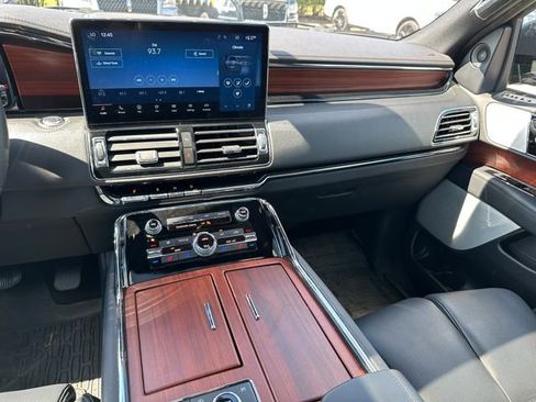 Used 2022 Lincoln Navigator Reserve w/ Equipment Group 201A image 19