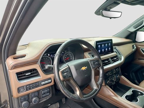 Used 2021 Chevrolet Tahoe High Country w/ Premium Package image 12