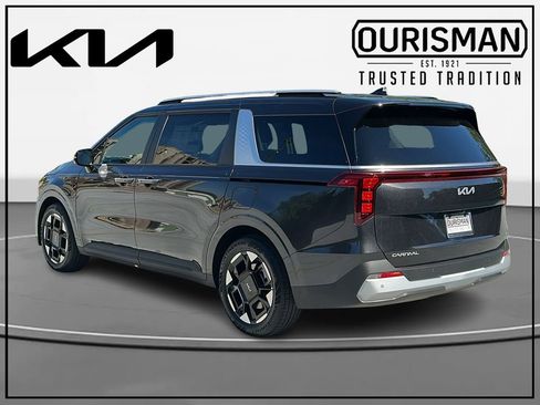New 2026 Kia Carnival EX FWD image 3