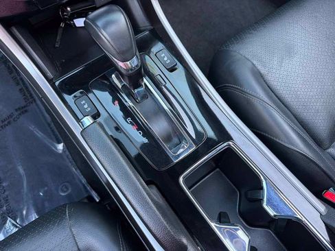 Used 2017 Honda Accord Touring image 29