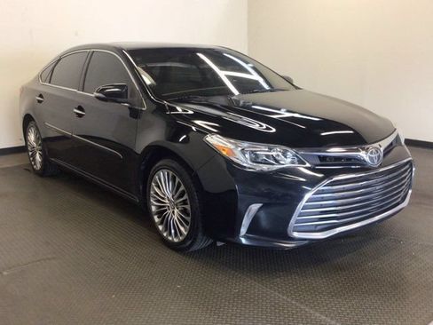 Used 2017 Toyota Avalon Limited FWD image 1