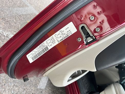 Used 2013 Chrysler Town & Country Touring image 25