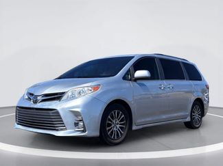 Used 2020 Toyota Sienna XLE w/ XLE Navigation Package FWD video 2