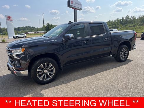 Used 2022 Chevrolet Silverado 1500 LT AWD/4WD image 2