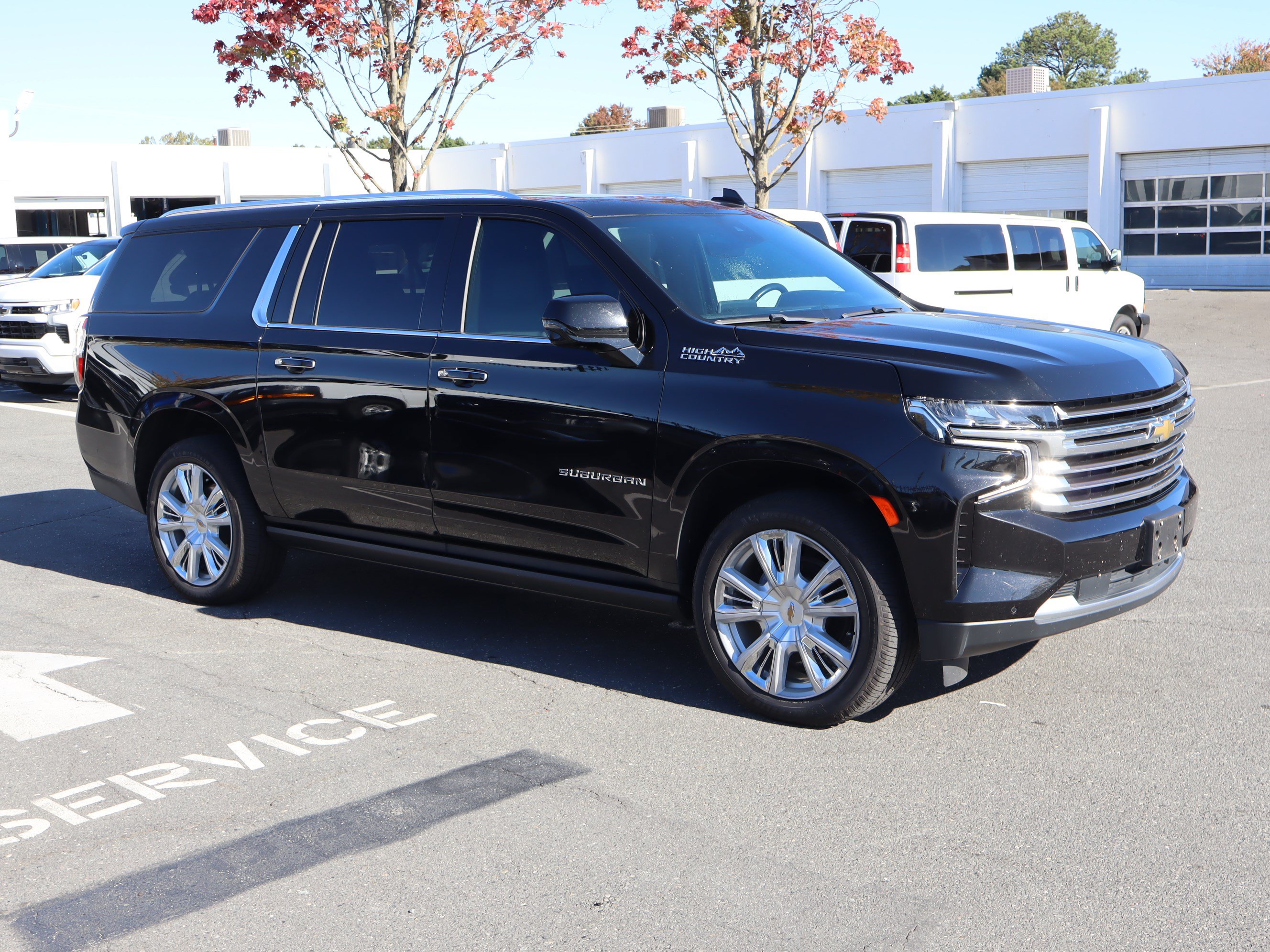 Used 2024 Chevrolet Suburban High Country w/ Advanced Technology Package AWD/4WD image 2