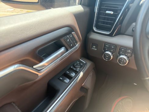 Used 2025 GMC Sierra 2500 Denali w/ Denali Reserve Package AWD/4WD image 34