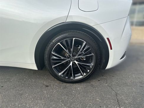 Used 2024 Toyota Prius XLE image 19