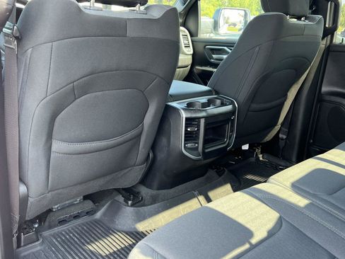Used 2023 RAM 1500 Big Horn AWD/4WD image 40