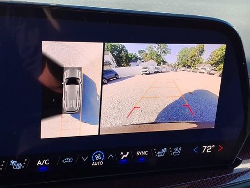 Used 2024 Chevrolet Traverse RS FWD image 22
