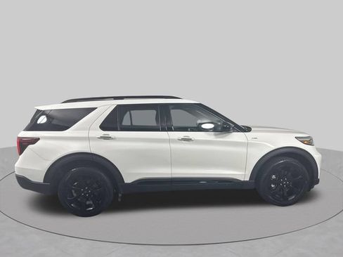 Used 2023 Ford Explorer ST-Line AWD/4WD image 38