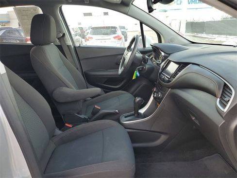 Certified 2020 Chevrolet Trax LS w/ Tint and Cruise Package image 25