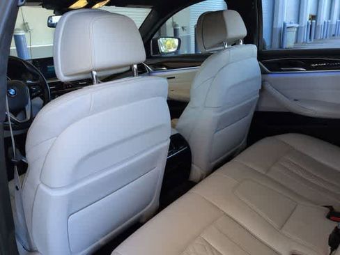 Used 2018 BMW 540i image 19