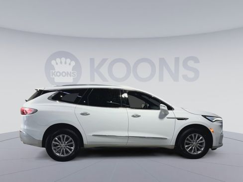 Used 2024 Buick Enclave Essence image 12