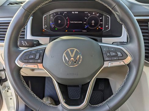 Certified 2022 Volkswagen Atlas SE w/ Panoramic Sunroof Package image 28