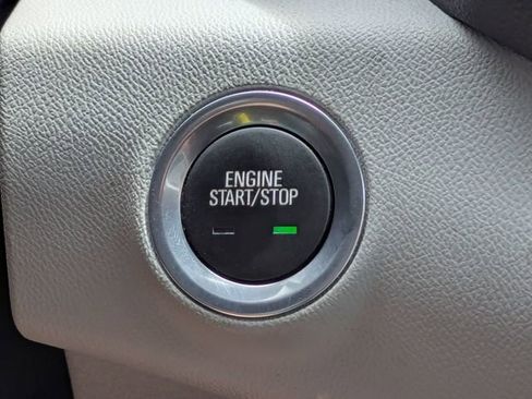 Used 2023 GMC Terrain SLT FWD image 32