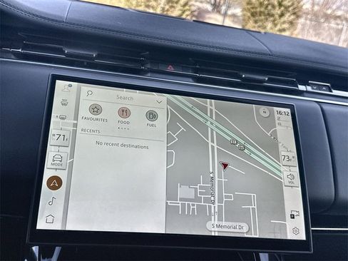 Used 2025 Land Rover Range Rover Sport SE image 24