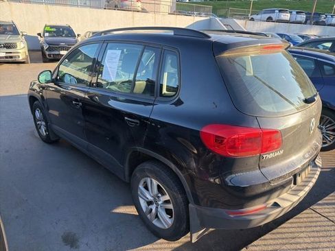Used 2016 Volkswagen Tiguan S FWD image 2